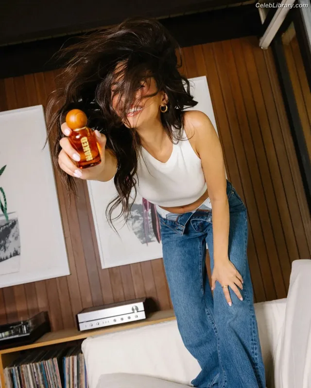 Victoria Justice photo 18 of 3442