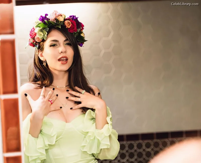 Victoria Justice photo 18 of 3442