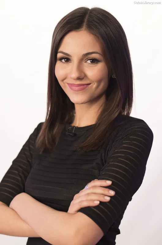 Victoria Justice photo 3 of 3442