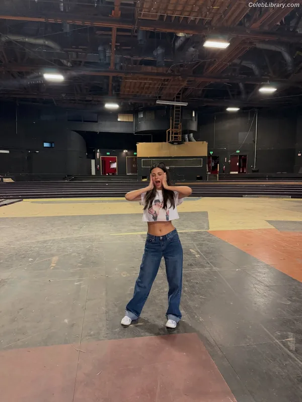 Victoria Justice photo 3 of 3442
