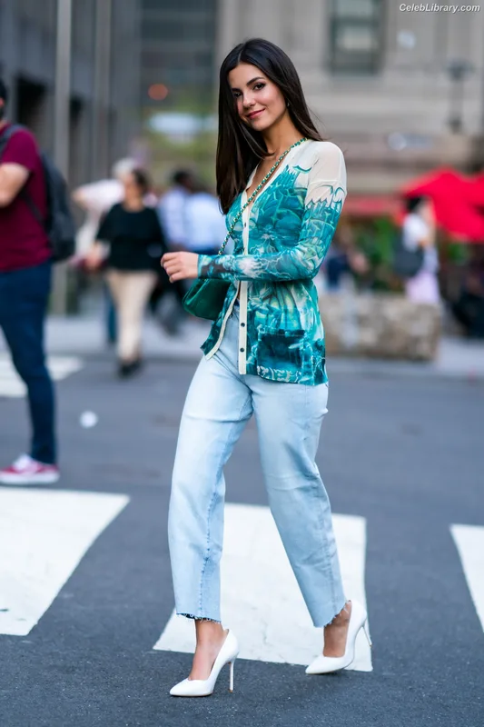 Victoria Justice photo 9 of 3442