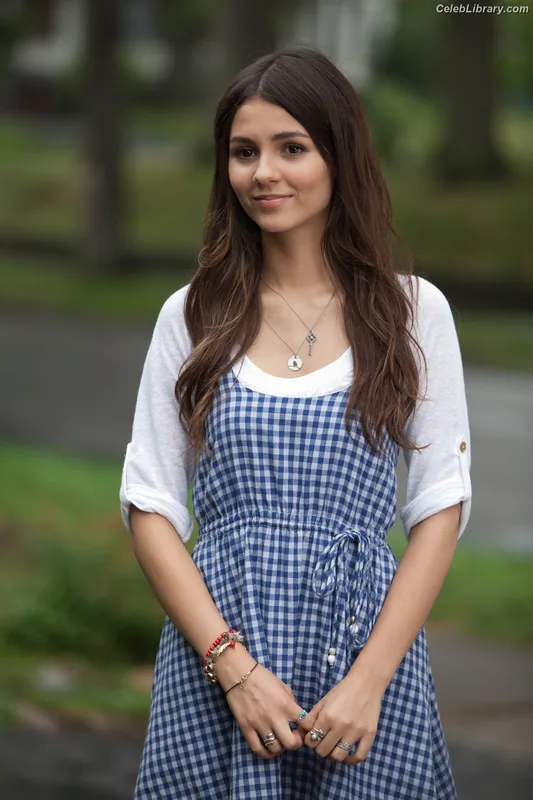Victoria Justice photo 11 of 3442