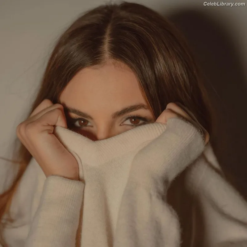 Victoria Justice photo 11 of 3442