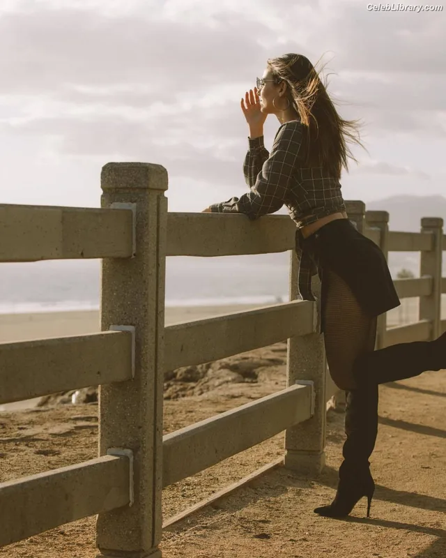 Victoria Justice photo 3 of 3442