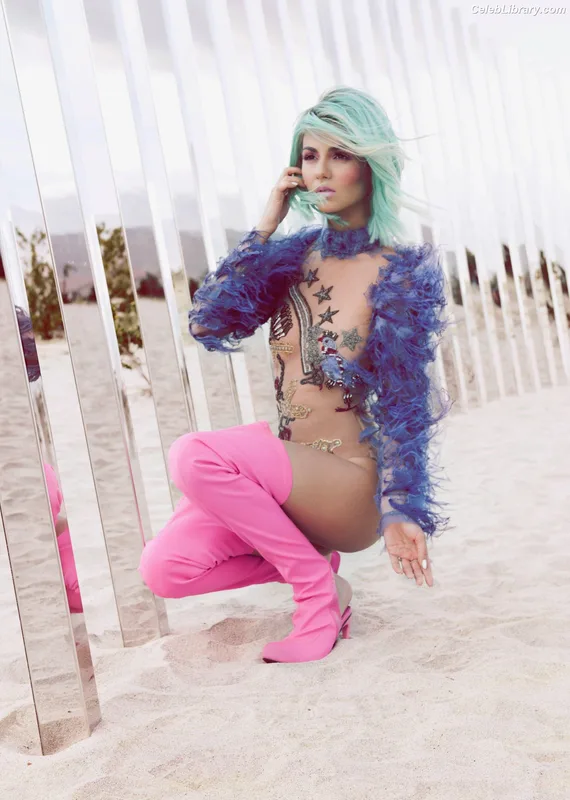 Victoria Justice photo 4 of 3442