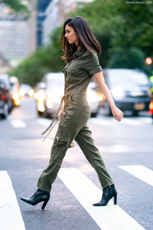 Victoria Justice photo 7 of 3442