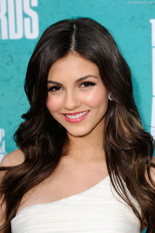 Victoria Justice photo 13 of 3442