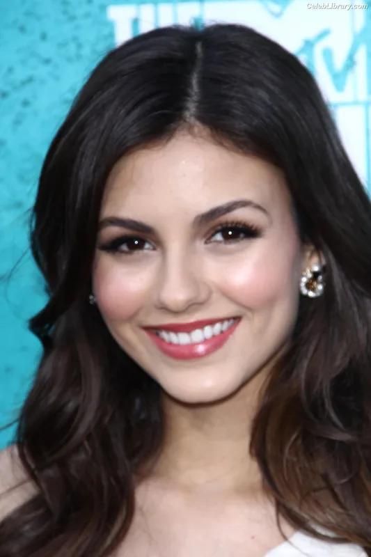 Victoria Justice photo 24 of 3442