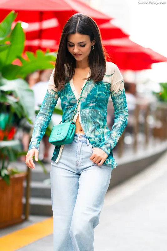 Victoria Justice photo 4 of 3442