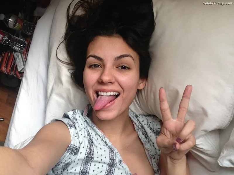 Victoria Justice photo 12 of 3442