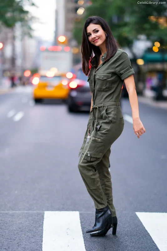 Victoria Justice photo 15 of 3442