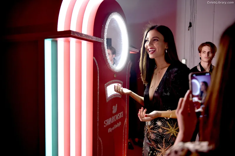 Victoria Justice photo 2 of 3442