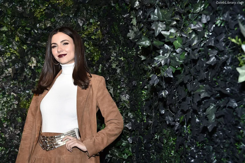 Victoria Justice photo 3 of 3442