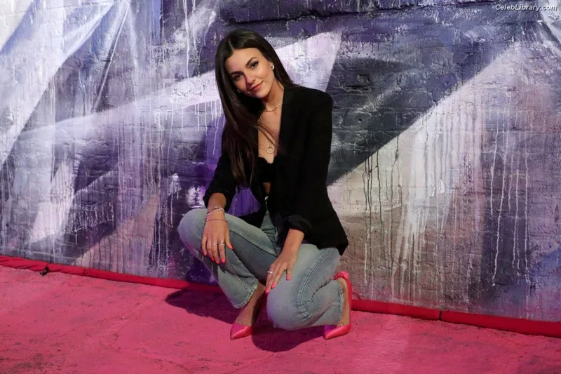 Victoria Justice photo 15 of 3442