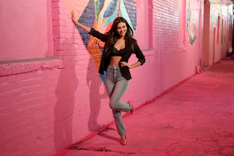 Victoria Justice photo 7 of 3442