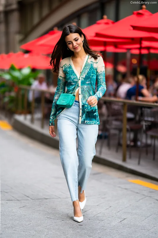 Victoria Justice photo 4 of 3442
