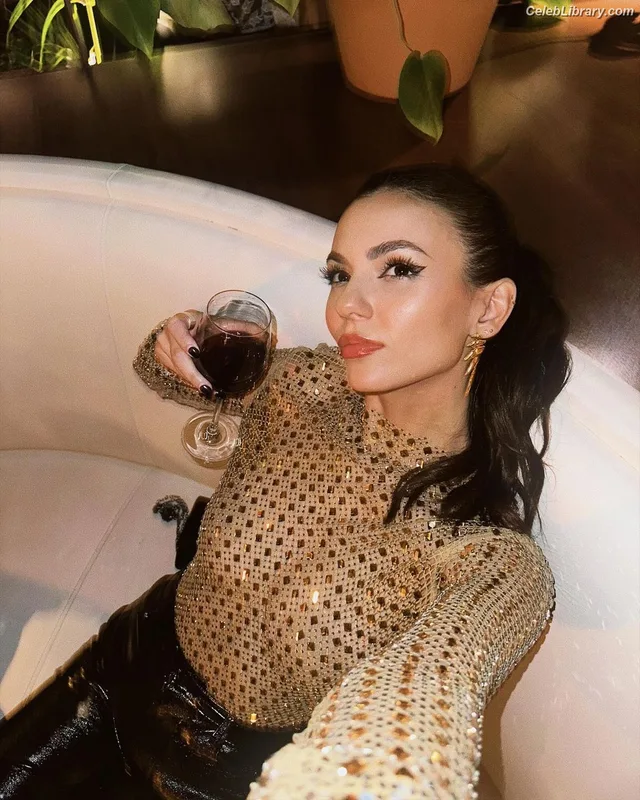 Victoria Justice photo 20 of 3442