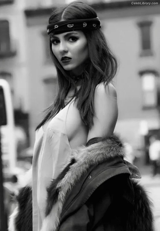 Victoria Justice photo 3 of 3442