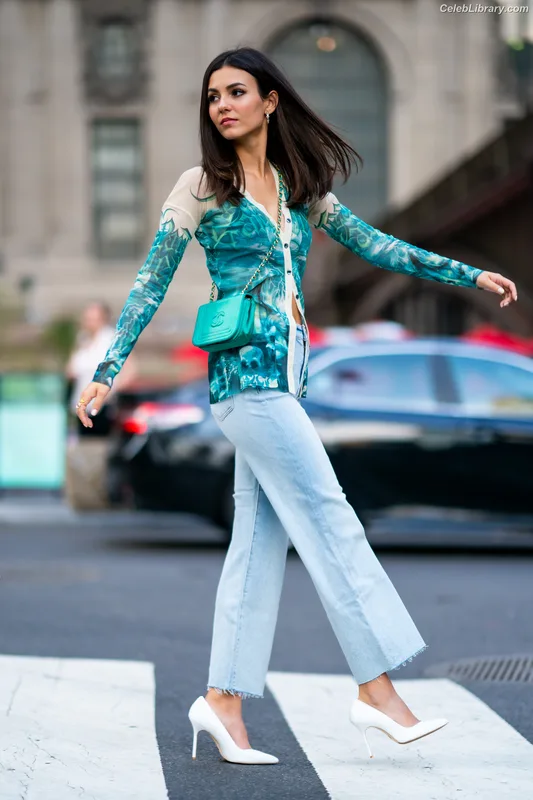 Victoria Justice photo 12 of 3442