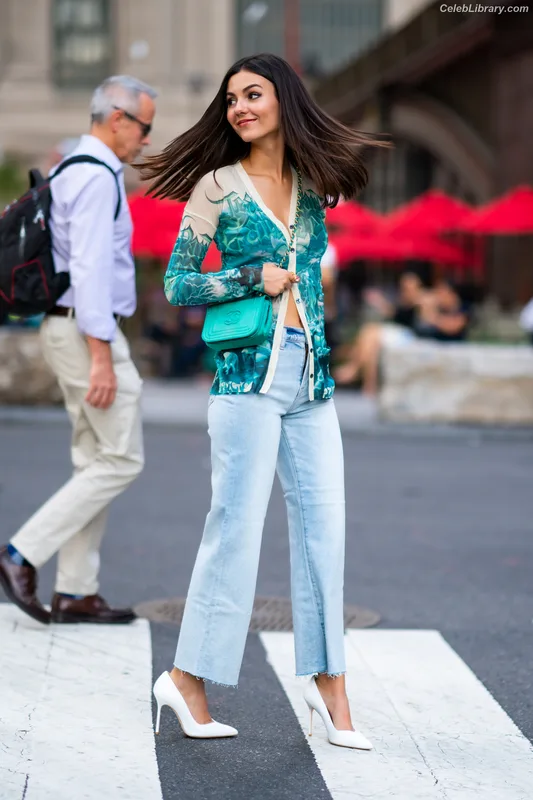 Victoria Justice photo 10 of 3442