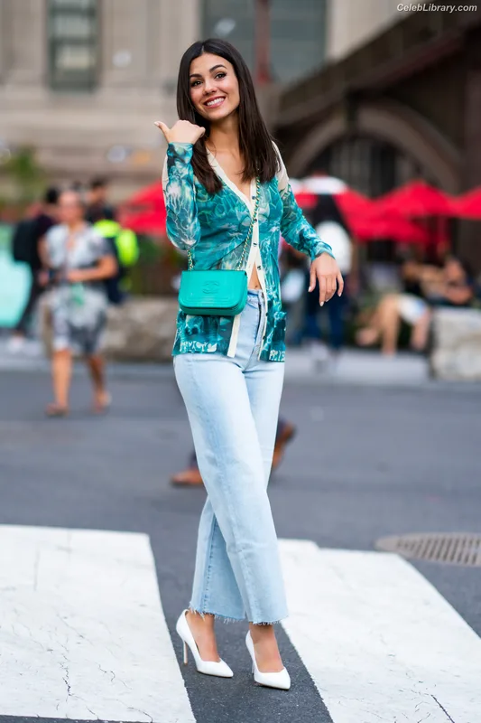 Victoria Justice photo 8 of 3442