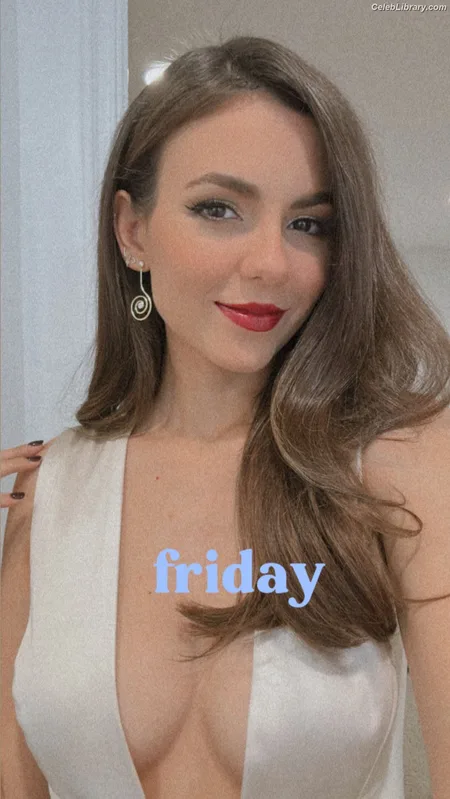 Victoria Justice photo 12 of 3442