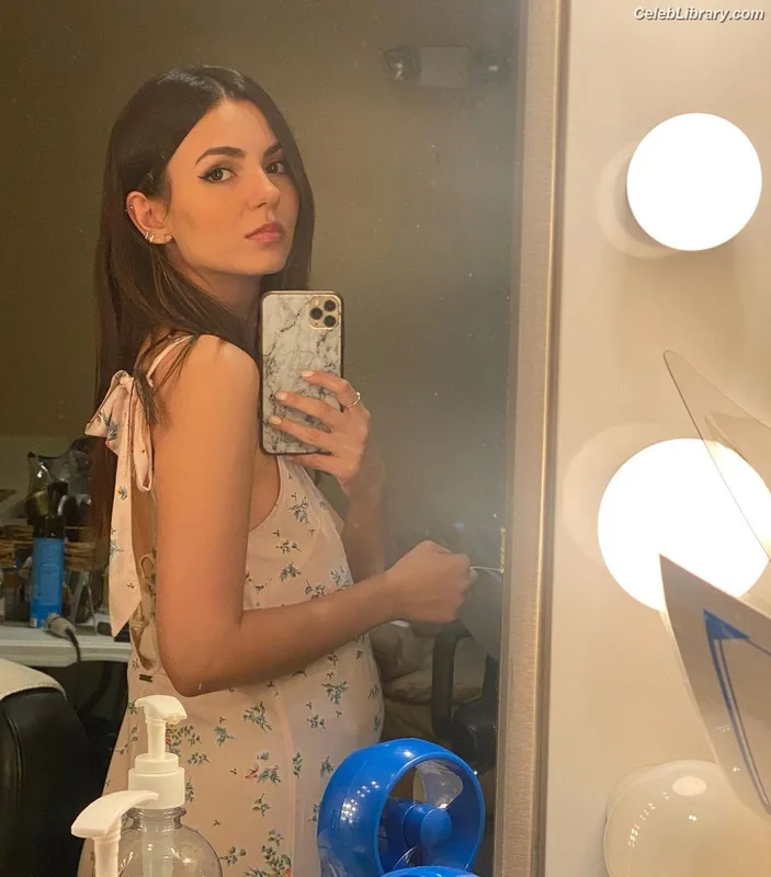 Victoria Justice photo 17 of 3442