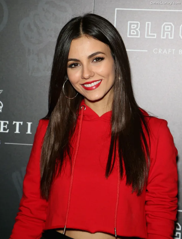 Victoria Justice photo 11 of 3442