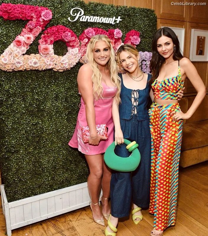 Victoria Justice photo 19 of 3442