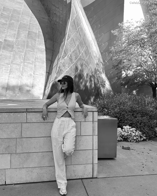 Victoria Justice photo 5 of 3442