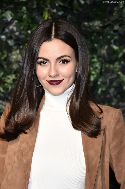 Victoria Justice photo 14 of 3442