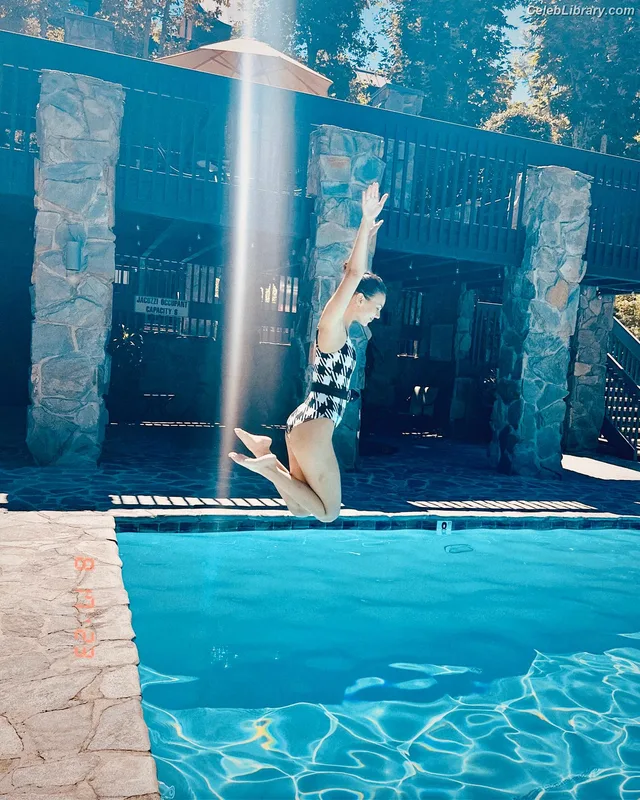 Victoria Justice photo 21 of 3442