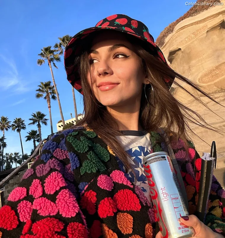 Victoria Justice photo 15 of 3442