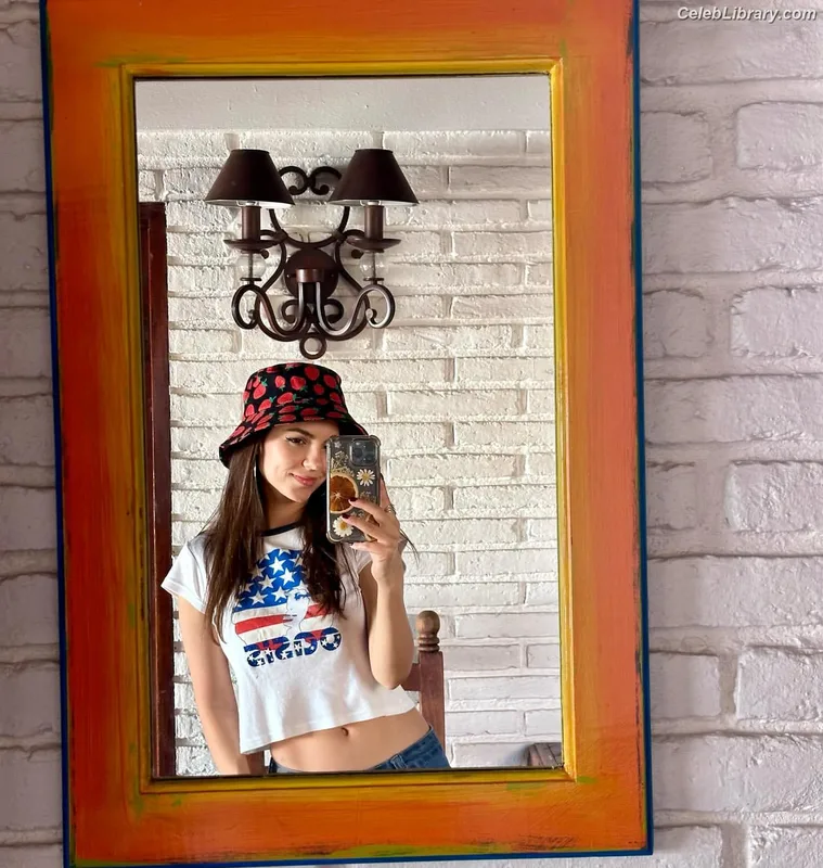 Victoria Justice photo 16 of 3442