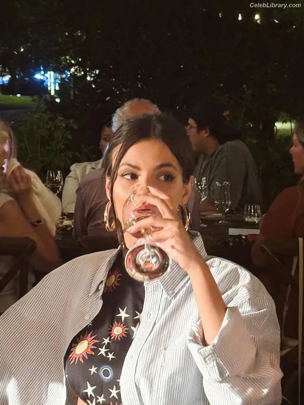 Victoria Justice photo 4 of 3442