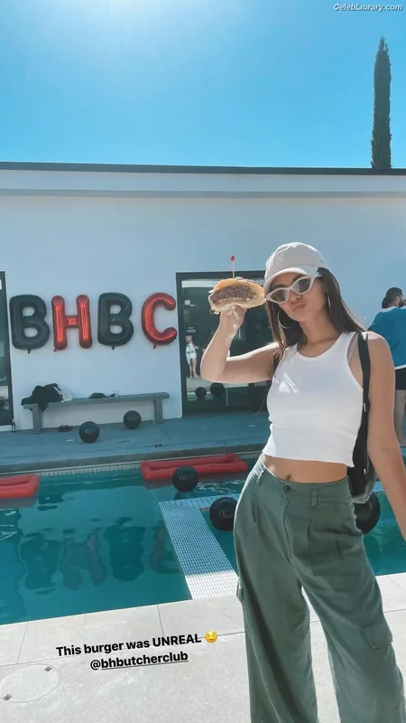 Victoria Justice photo 9 of 3442