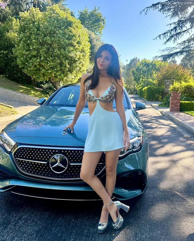 Victoria Justice photo 19 of 3442