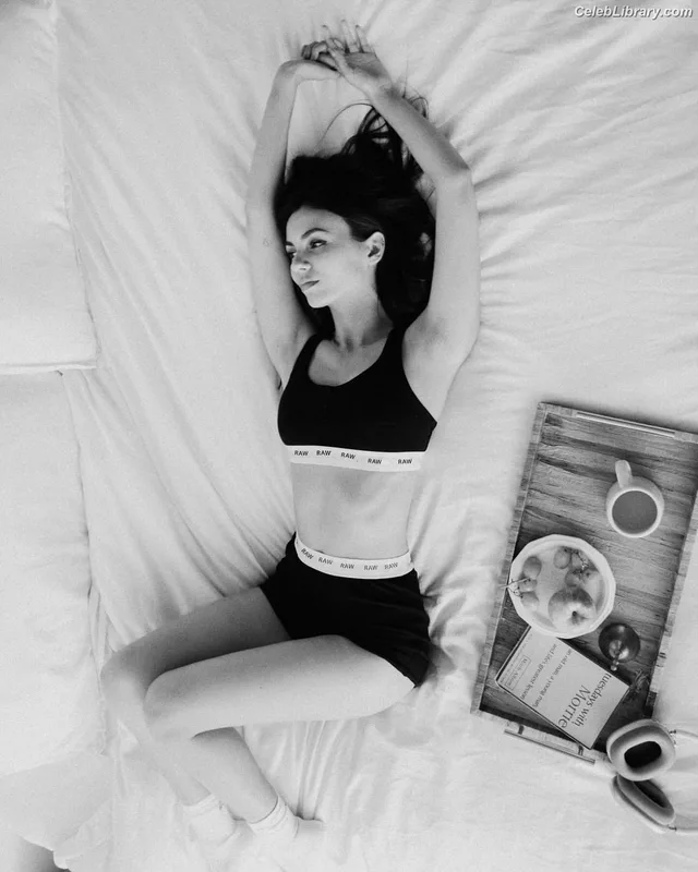Victoria Justice photo 4 of 3442