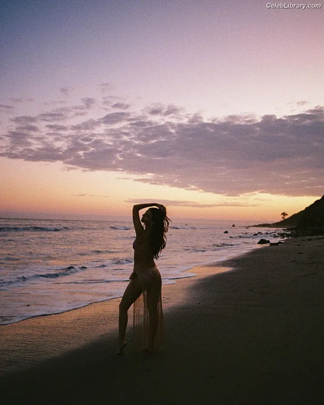 Victoria Justice photo 7 of 3442