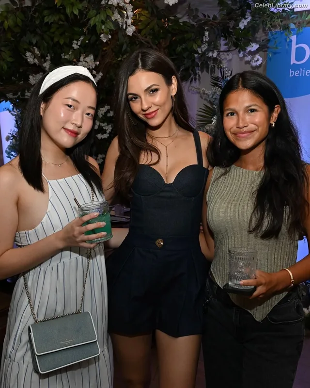 Victoria Justice photo 18 of 3442
