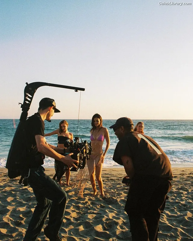 Victoria Justice photo 9 of 3442