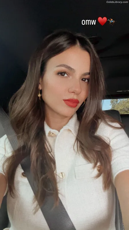 Victoria Justice photo 8 of 3442