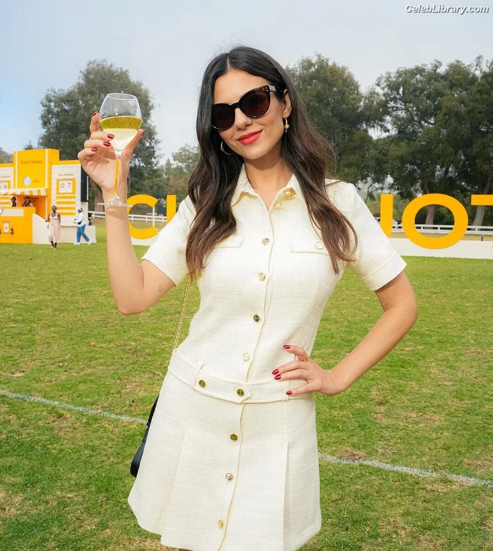 Victoria Justice photo 11 of 3442