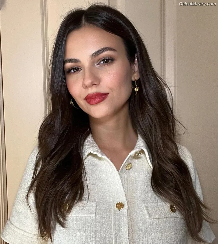 Victoria Justice photo 15 of 3442