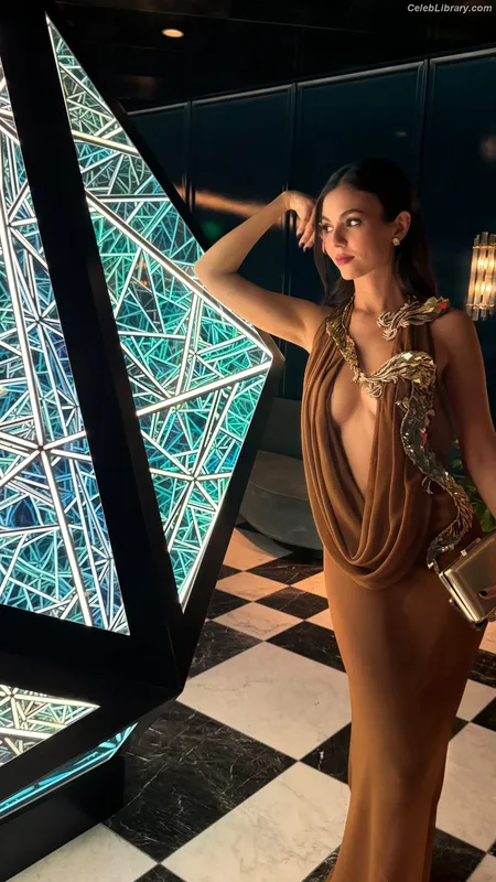 Victoria Justice photo 5 of 3442