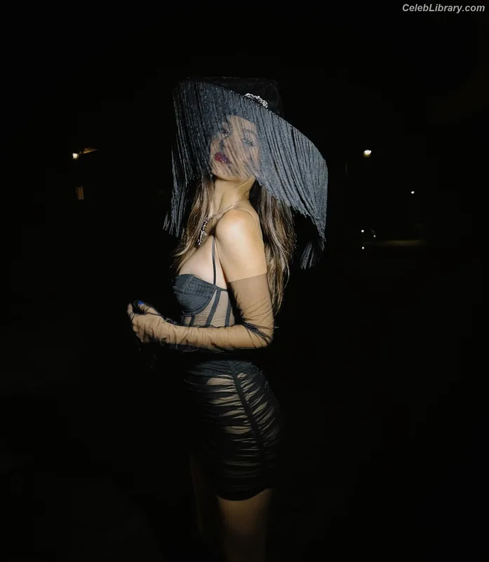 Victoria Justice photo 9 of 3442