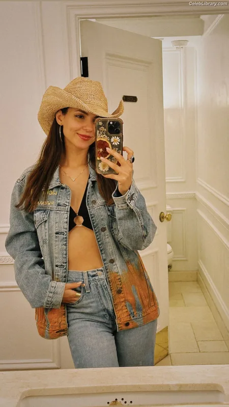 Victoria Justice photo 15 of 3442