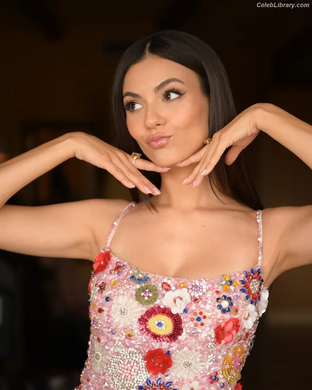 Victoria Justice photo 21 of 3442