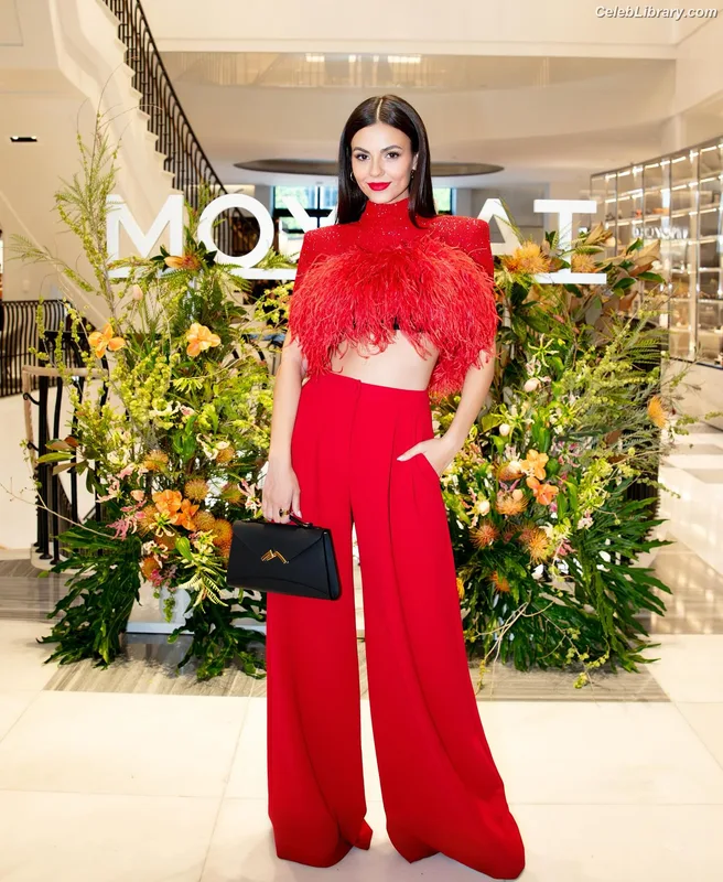 Victoria Justice photo 2 of 3442