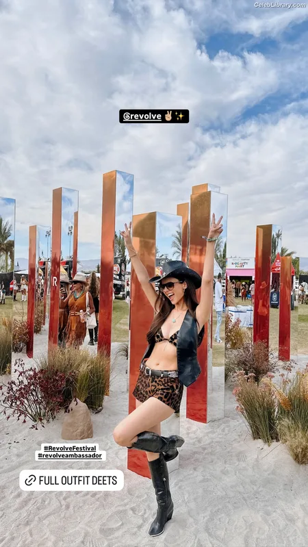 Victoria Justice photo 9 of 3442